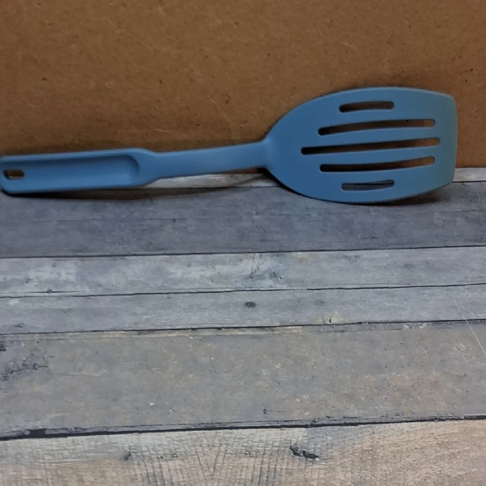 Pampered Chef Blue Nylon Slotted Heat Resistant Turner/Spatula
